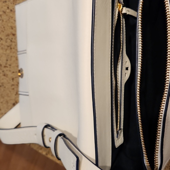 Tory Burch Block-T Shoulder Bag - Picture 6 of 8